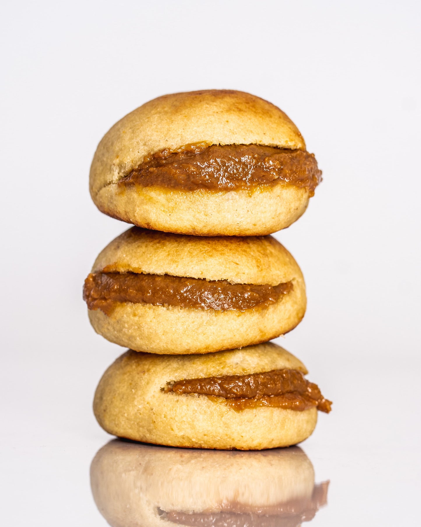 KETO BUNS FILLED WITH SUGAR-FREE DULCE DE LECHE (PACK OF 6)      PANECILLOS KETO RELLENOS DE DULCE DE LECHE SIN AZUCAR PAQUETE DE 6 UNIDADES